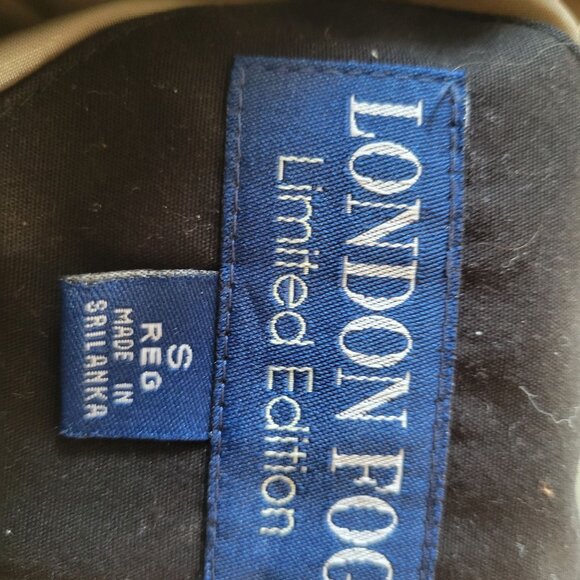 Vintage London Fog Beige Hooded Trench Coat With Button & Zip Closure Size Small - Picture 8 of 10